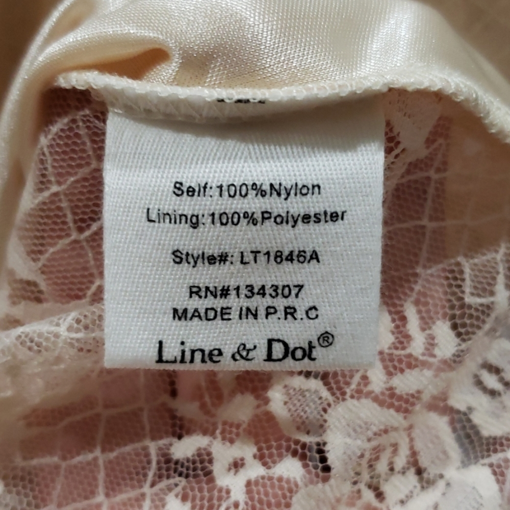NWT Line & Dot Long Sleeve Lace Top - Picture 6 of 6